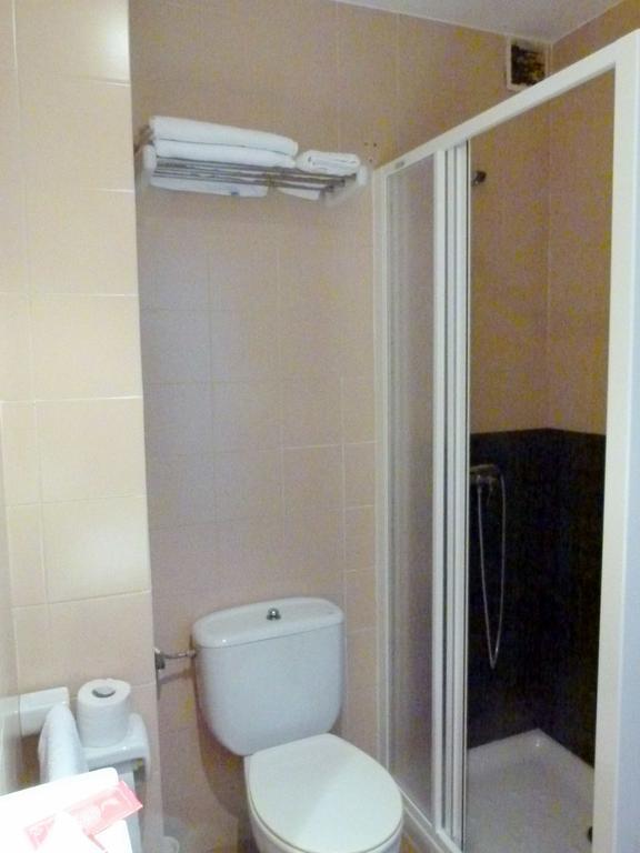 Hostal Chiquin Tapia De Casariego Rom bilde